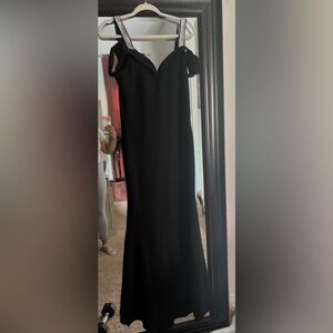 Elegant Black Maxi Dress